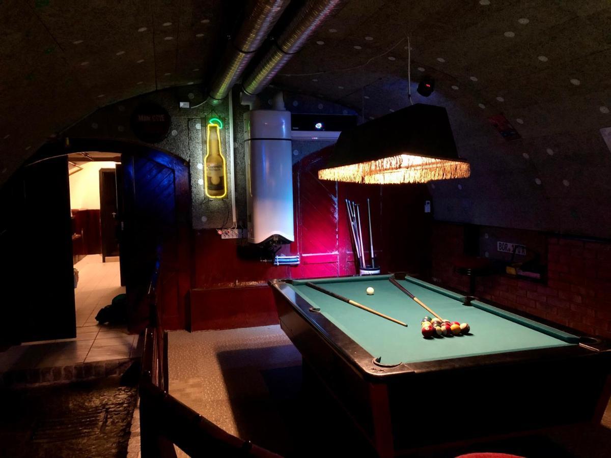 Whole Basement Former Pub 5 For Stag Do Budapest Exterior foto