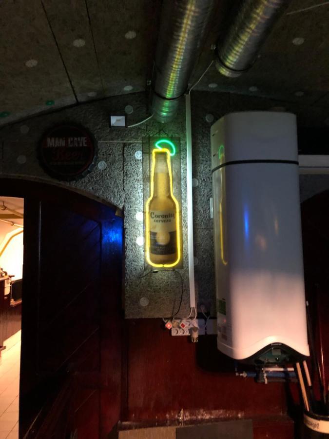 Whole Basement Former Pub 5 For Stag Do Budapest Exterior foto