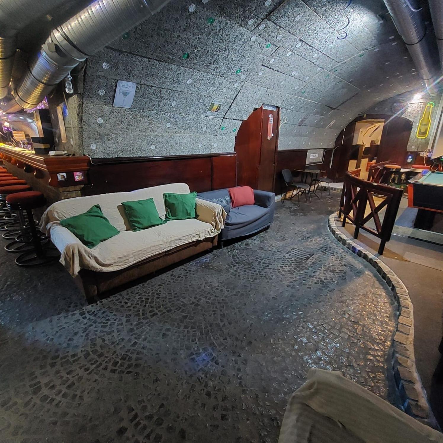 Whole Basement Former Pub 5 For Stag Do Budapest Exterior foto